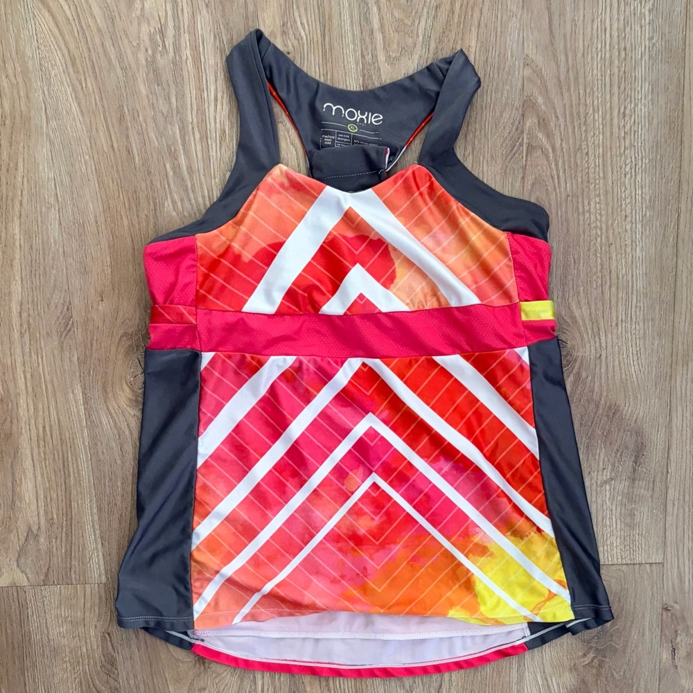 Moxie Cycle Top Women’s XL Bright Colored Fits Med Large  See Below comment